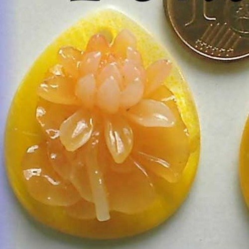 1 pendentif 30mm nacre jaune motif fleur résine pn06 diy création bijoux