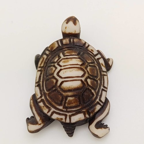 1 pendentif tortue marron et blanc résine 48mm res-10