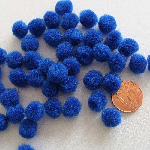 70 pompons ronds 10mm environ peluches polyester bleu