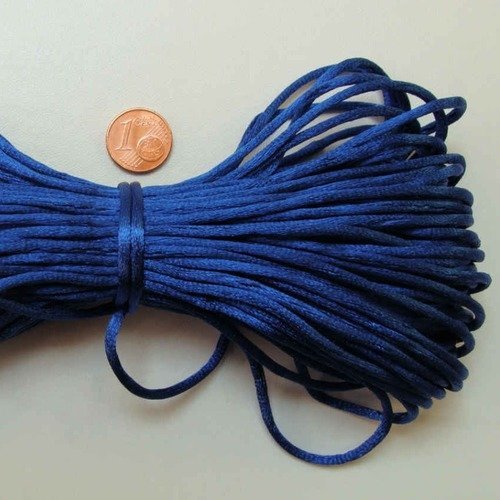 18 mètres queue de rat 2mm bleu fonce en écheveau fil cordon satiné