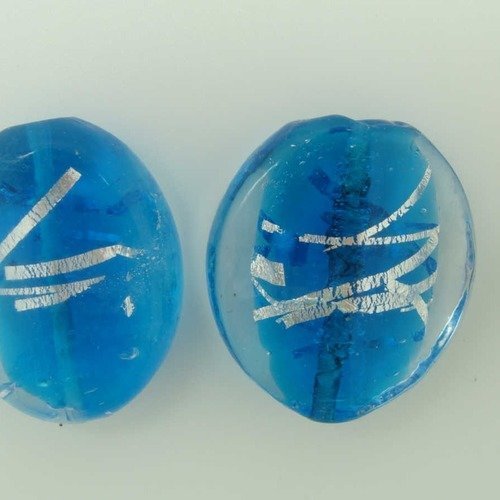 2 perles galets ovales plats 29mm bleu verre lampwork ruban argenté diy création bijoux