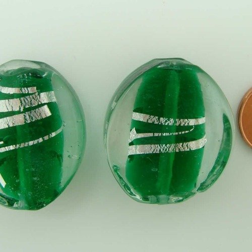 2 perles galets ovales plats 29mm vert  verre lampwork ruban argenté diy création bijoux