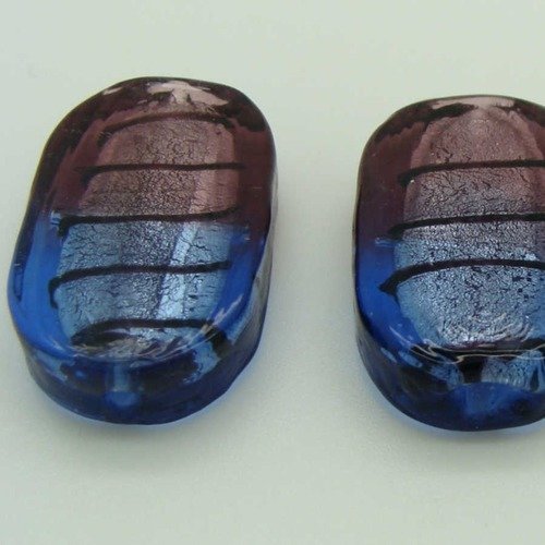 2 perles ovales plats 26x16mm bleu violet stries noires verre façon murano feuille argentée diy création bijoux