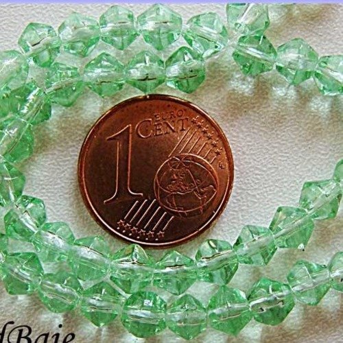 65 perles toupies vert clair 4mm en fil verre simple