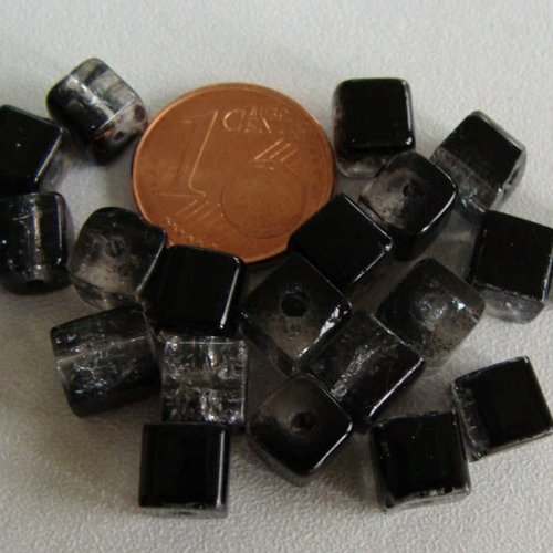 20 perles verre craquele cubes 6mm noir et transparent création bijoux