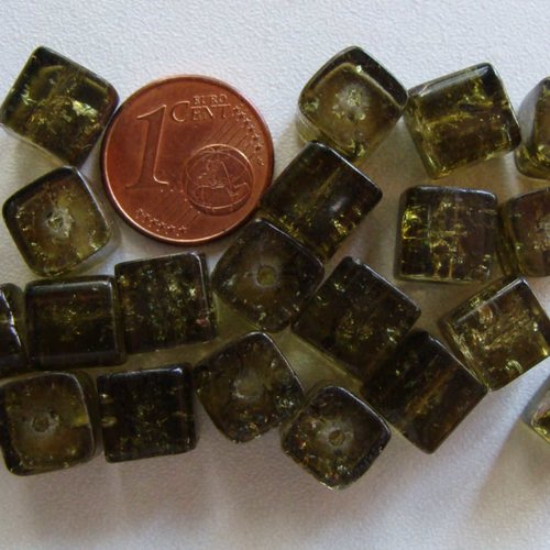 20 perles verre craquele cubes 8mm vert kaki création bijoux