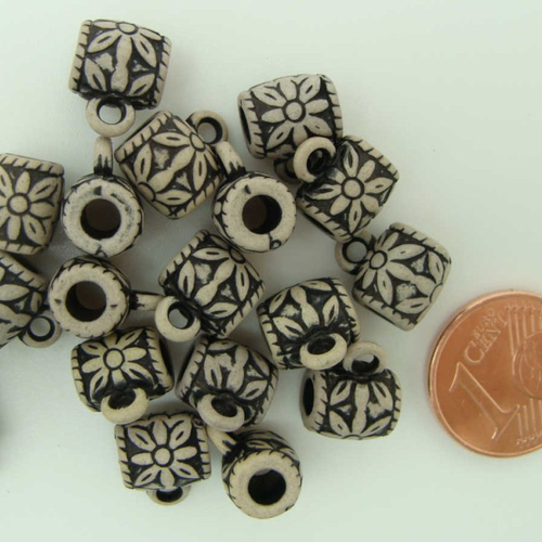 20 perles porte-anneau fleur 8mm acrylique marron