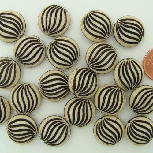20 perles galets striés 14mm acryliques marron