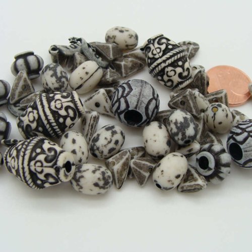 54 perles mix modèles acryliques gris