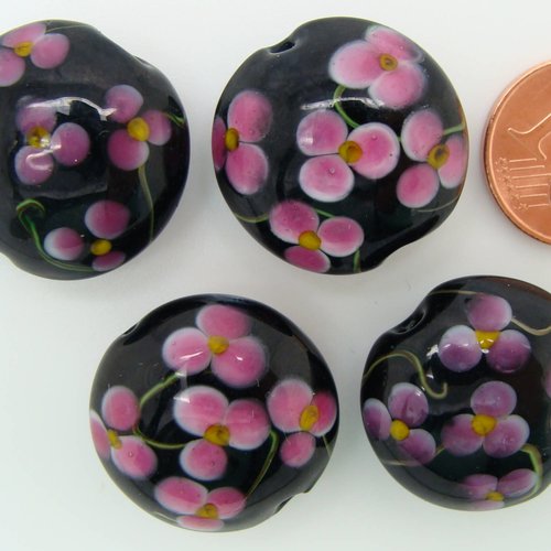 1 perle galet 20mm noir 5 motifs fleurs par face verre lampwork