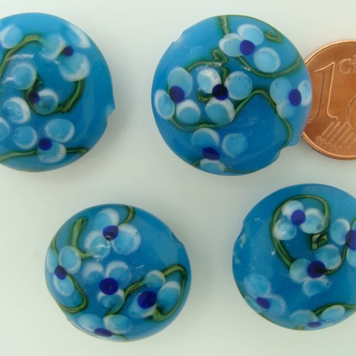 1 perle galet 20mm bleu 5 motifs fleurs par face verre lampwork