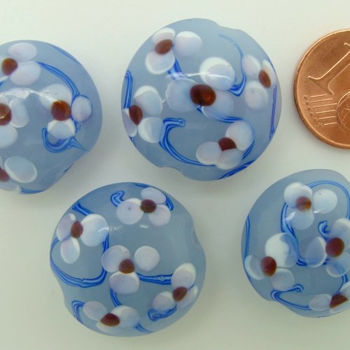 1 perle galet 20mm bleu foncé 5 motifs fleurs par face verre lampwork