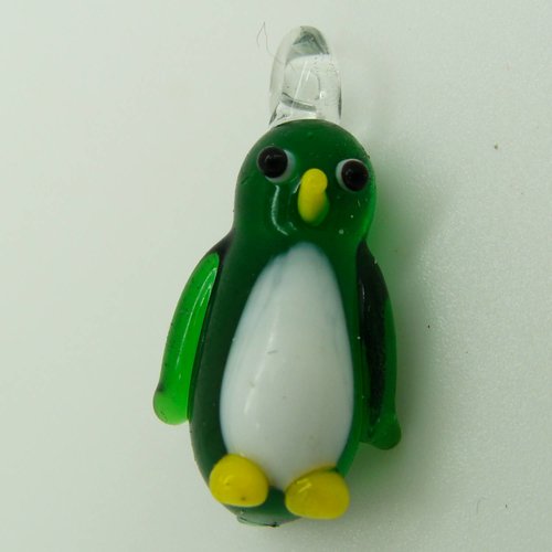 Pendentif petit pingouin manchot vert foncé animal oiseau 27mm en verre lampwork pour création de bijoux collier