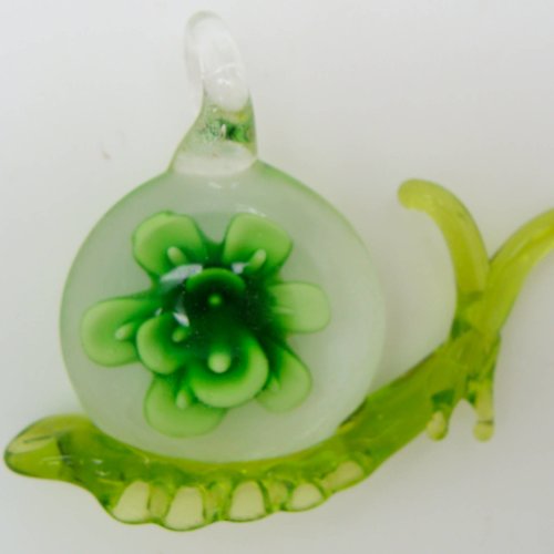 Pendentif escargot vert avec fleur animal 60mm en verre lampwork pour création de bijoux collier