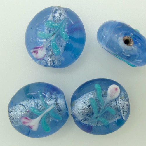 4 perles galets 15mm verre lampwork bleu motif  fleurs
