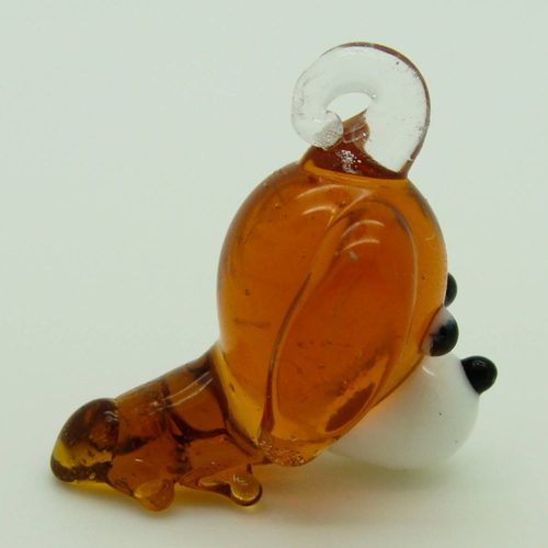 Mini pendentif chien marron 28mm animal en verre lampwork pour création de bijoux collier