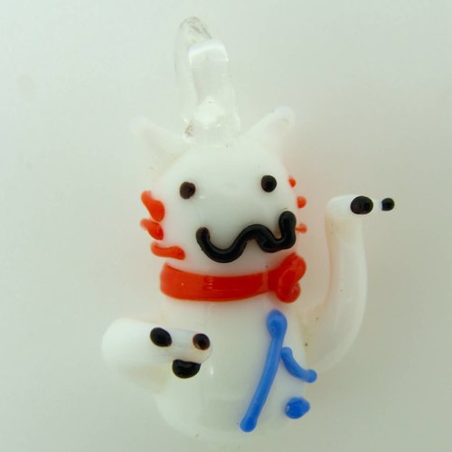 Mini pendentif chat blanc lucky cat 26mm animal en verre lampwork pour création de bijoux collier