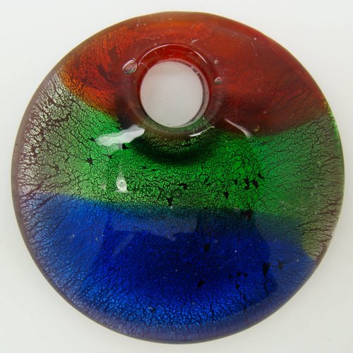 Pendentif rond tricolore rouge vert marine avec feuille argentée 50mm