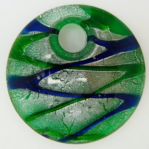 Pendentif rond vert bombé verre avec feuille argentée et rayée 50mm