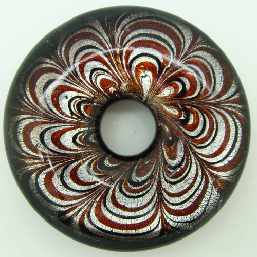 Pendentif donut motifs pétales fleur fond argenté revers noir 43mm en verre
