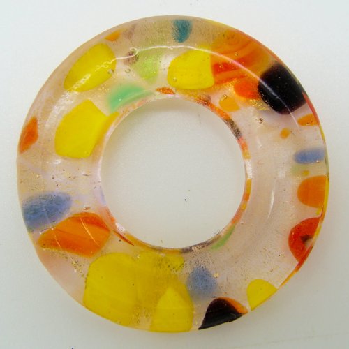 Pendentif donut fond beige et argenté touches multicolores 39mm en verre