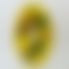 Pendentif jaune ovale donut ondulé verre 45mm