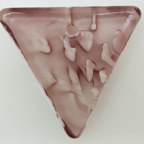 Pendentif triangle mauve verre 36mm touches blanches
