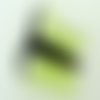 Mini pendentif papillon vert corps noir 20mm animal en verre lampwork