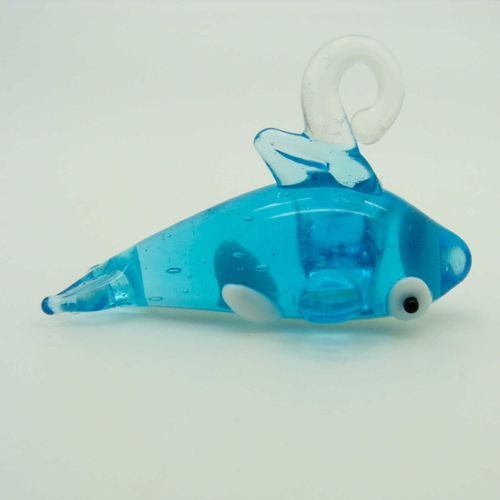 Pendentif baleine orque bleu et blanc animal 32mm en verre lampwork