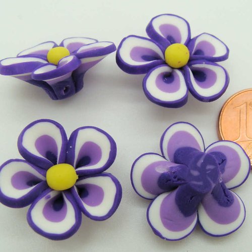 4 perles fleur violet et blanches coeur jaune en pâte polymère 20mm
