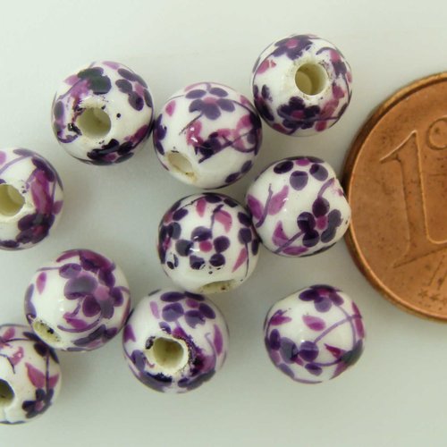 10 perles rondes 6mm porcelaine fond blanc fleurs violet