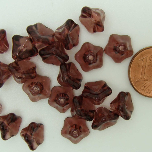 20 perles fleurs cones 8mm violet clair nature création bijoux déco