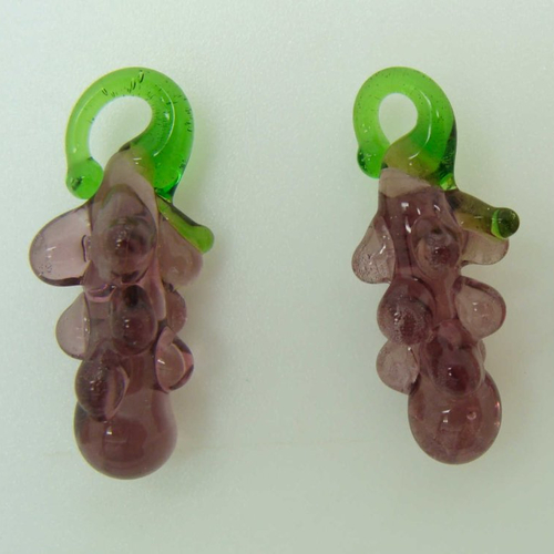 2 mini pendentifs grappe de raisin 21mm fruit en verre lampwork