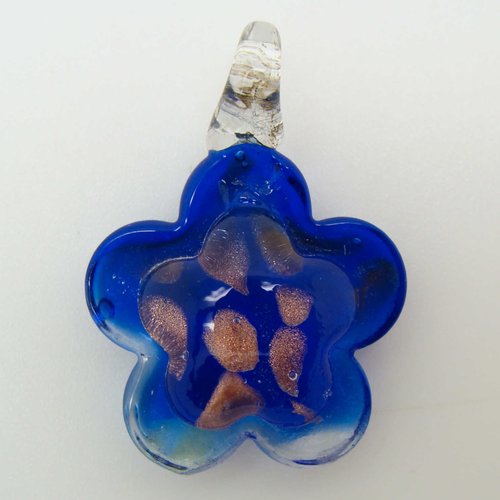 Pendentif petite fleur bleu foncé 5 pétales 27mm en verre lampwork pour création de bijoux collier
