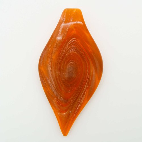 Pendentif feuille orange spirale dorée 64mm en verre lampwork