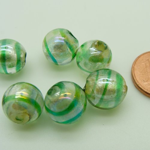 6 perles vertes irisées rondes 10mm stries verre façon murano feuille argentée