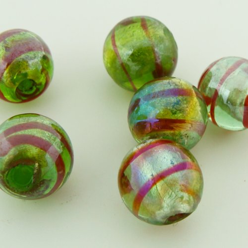 6 perles vertes irisées rondes 10mm stries rouges verre façon murano feuille argentée