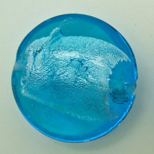 1 perle galet 28mm bleu vif rond plat verre façon murano feuille argentée