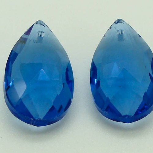 2 pendentifs gouttes 22mm verre simple facetté bleu foncé