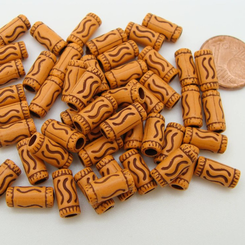 50 perles tubes 10mm acryliques marron motifs vagues