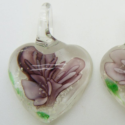 2 mini pendentifs coeur fleur violet 3 pétales 28mm breloque verre