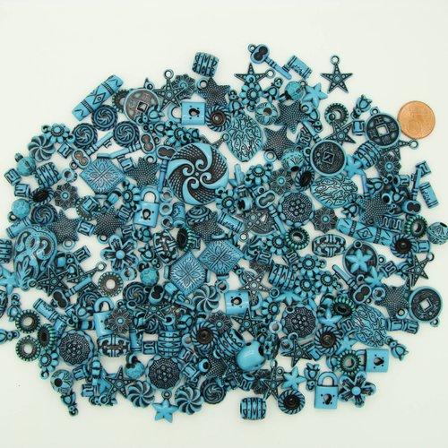 75 grammes perles et breloques acryliques aspect turquoise mix formes et tailles