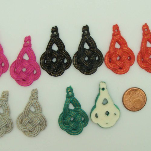 10 pendentifs noeuds celtiques 32mm synthétique