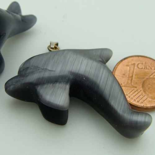 Pendentif dauphin 36mm verre oeil de chat gris noir