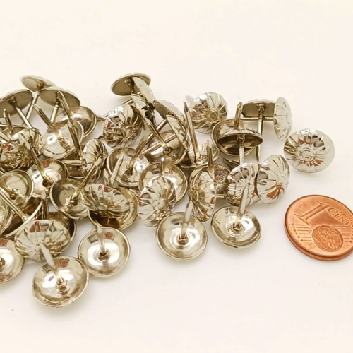 50 clous tapissiers tête fleur 11mm couleur argentée