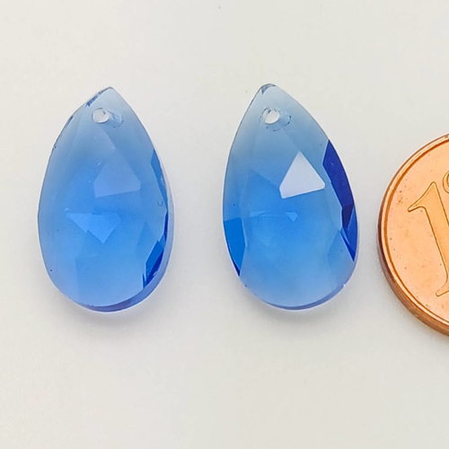 2 pendentifs gouttes 16mm verre simple facetté bleu foncé
