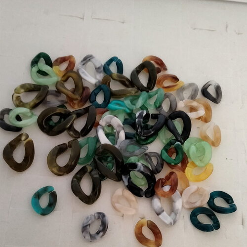62 perles maillons de chaines pour bracelet, collier, boucles d'oreilles de différentes couleurs et de dimensions