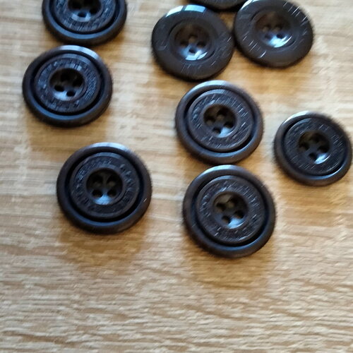 9 boutons acrylique marrons foncés et noirs vintage
