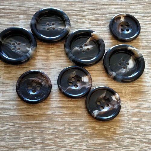 8 boutons vintage des années 1980 en acrylique noirs chinés