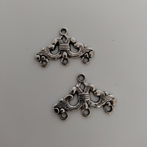 Lot de 6 connecteurs triangle chandeliers fleur et feuille en laiton argenté 22x15 mm